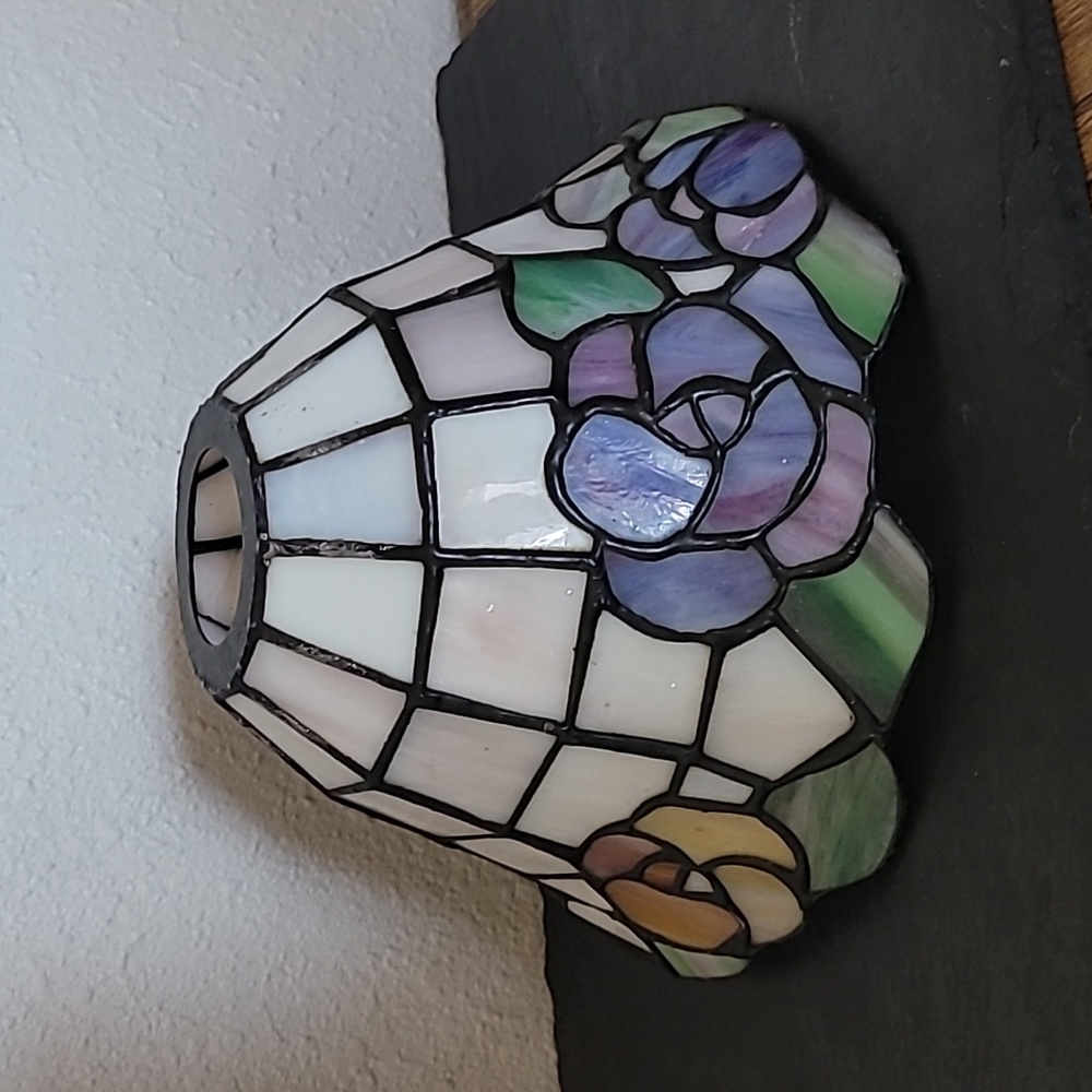 Tiffany Style Lamp Shade - Picture 2 of 6